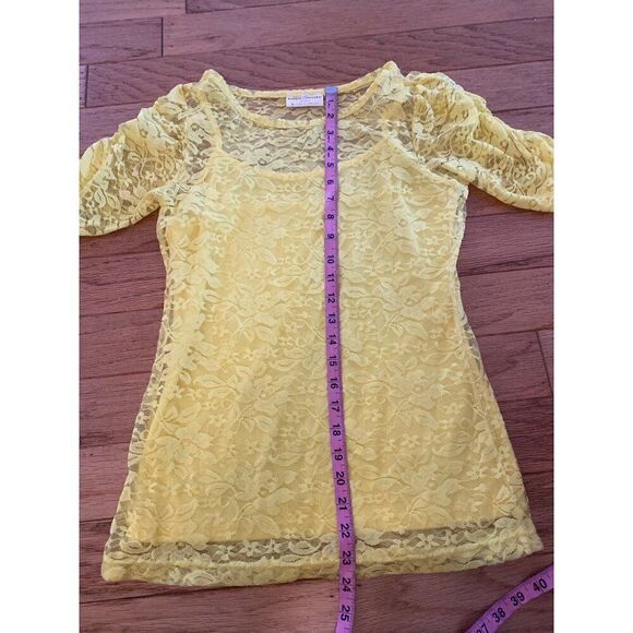Bobbie Brooks women's yellow lace short sleeve with under tank top size small - Picture 7 of 10